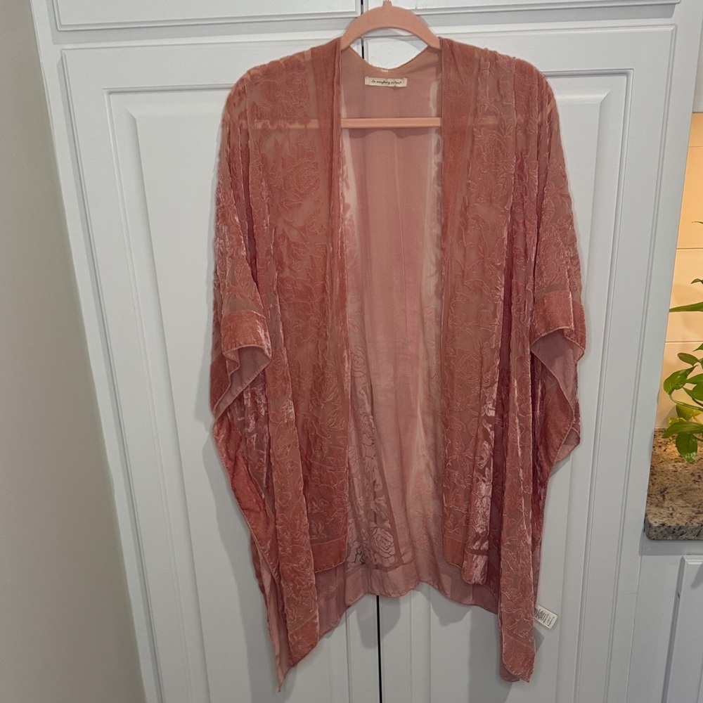 Do Everything in Love Blush Velvet Kimono